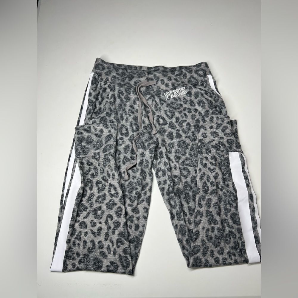 Vs pink cozy skinny joggers size small grey leopard side striped logo
